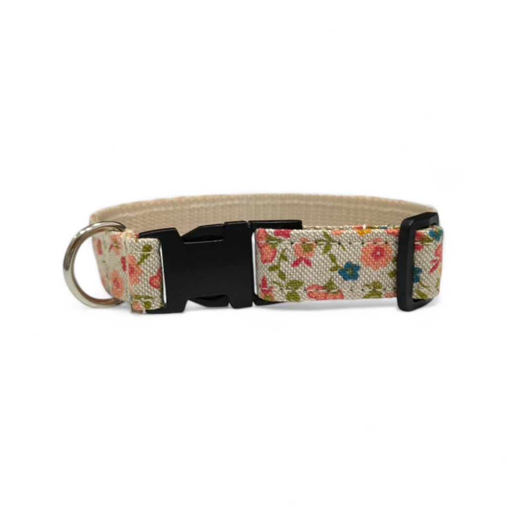 Collar estampado de tela y cuero